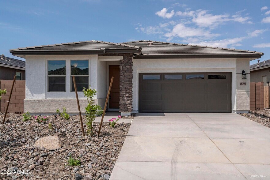 Primary Photo - 16792 W Gwen St