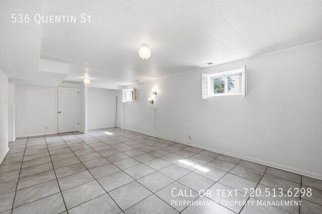 Building Photo - 536 Quentin St