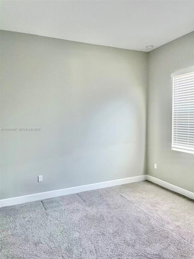 Building Photo - 14982 RedCove Pl