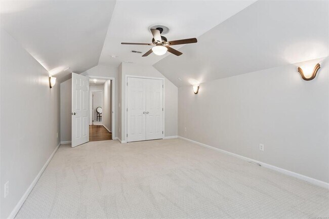 Building Photo - 112 Yardarm Ct