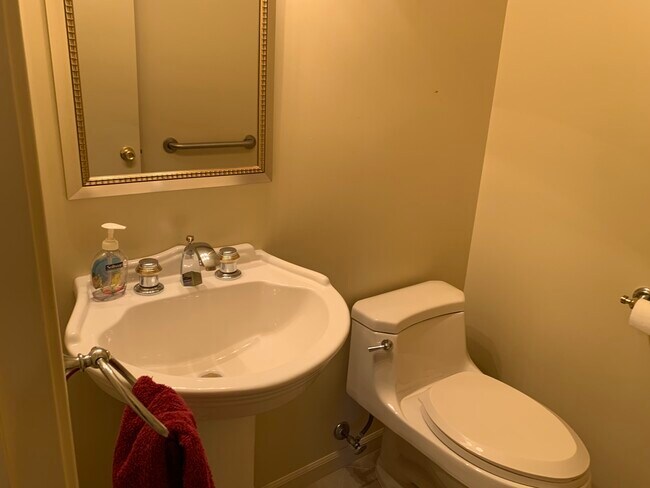 Building Photo - 7609 Hayenga Ln