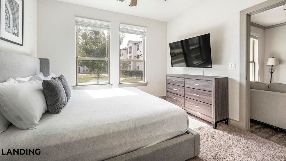 Building Photo - 12500 Shadowglen Trce