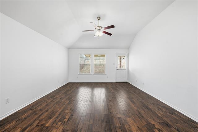 Building Photo - 10844 Live Oak Creek Dr