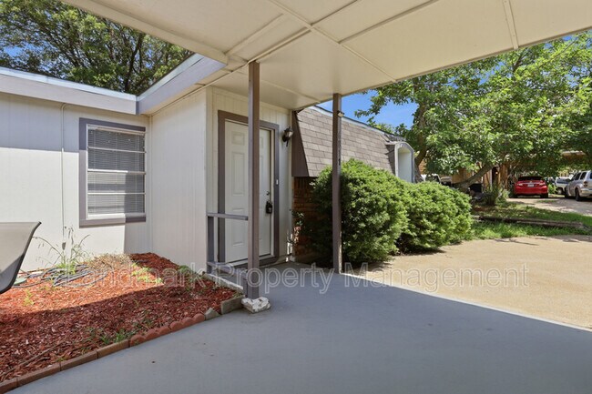 Building Photo - 6811 Trail Lake Dr