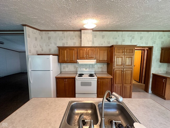 Building Photo - 6081 S County Rd 425 E