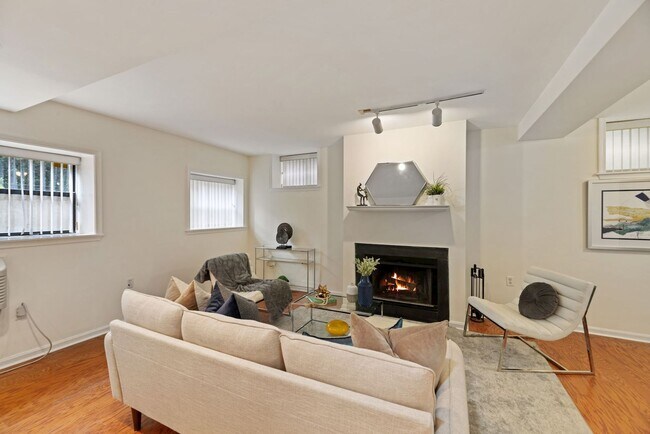 Building Photo - Kalorama Two Bedroom Duplex on Quiet Street! Private Patio/Decorative Fireplace & More!