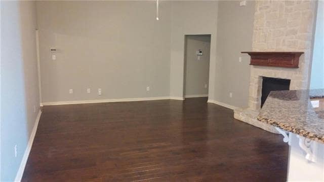 Building Photo - 7701 Val Verde Dr