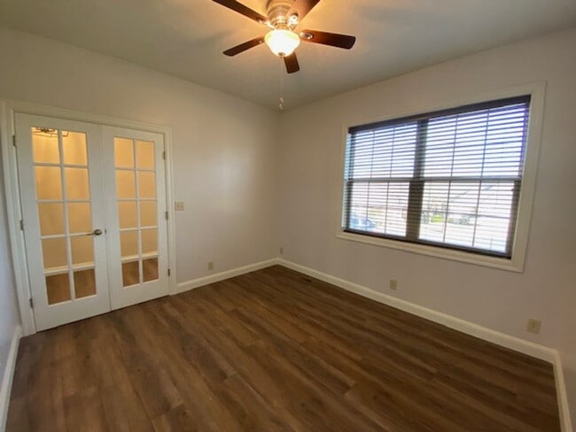 Building Photo - 5117 S Nettleton Ave