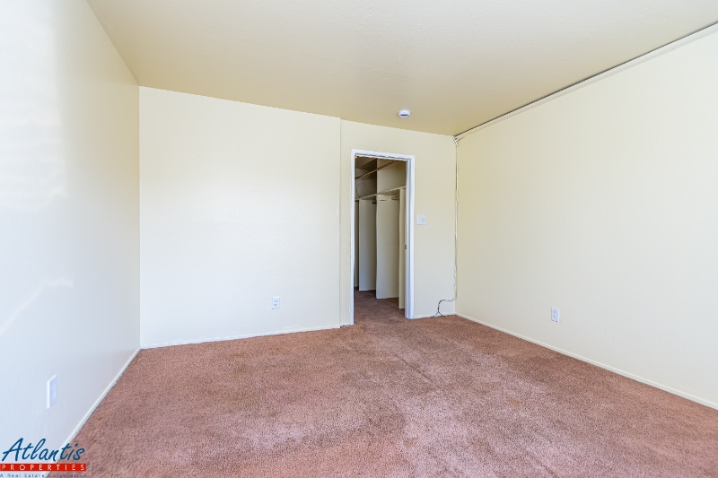 Building Photo - 555 S 10th St