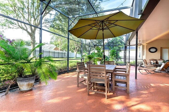 Building Photo - One story beauty in Errol Estates and Loca...