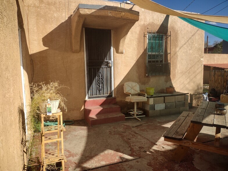 Building Photo - 1204 Coal Ave SE