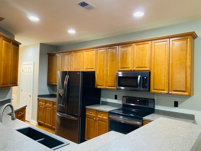 Building Photo - 9035 Parlor Dr