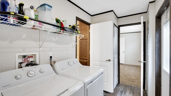 Building Photo - 2 bed/2 bath lovely mobile home! Schedule ...