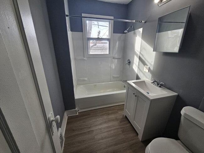 Building Photo - 1149 E 177th St