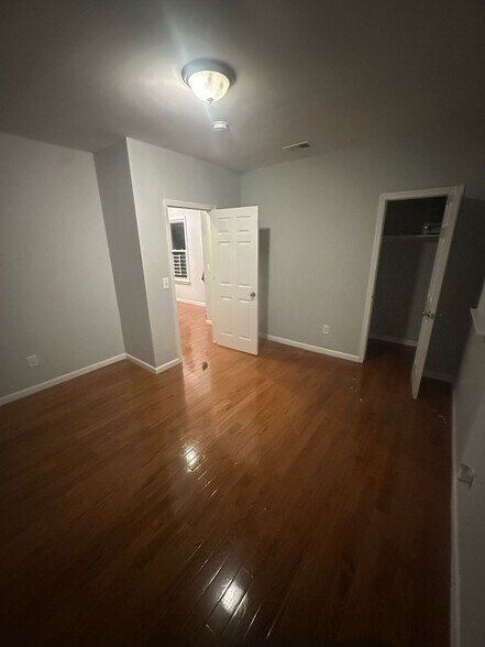 Building Photo - 47 Fabyan Pl