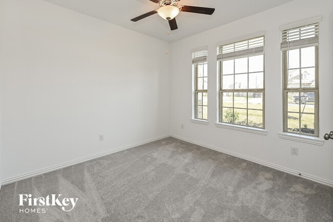 Building Photo - 9611 Pleasant Way