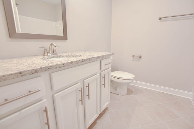Building Photo - Fantastic Four Bedroom with Bonus!