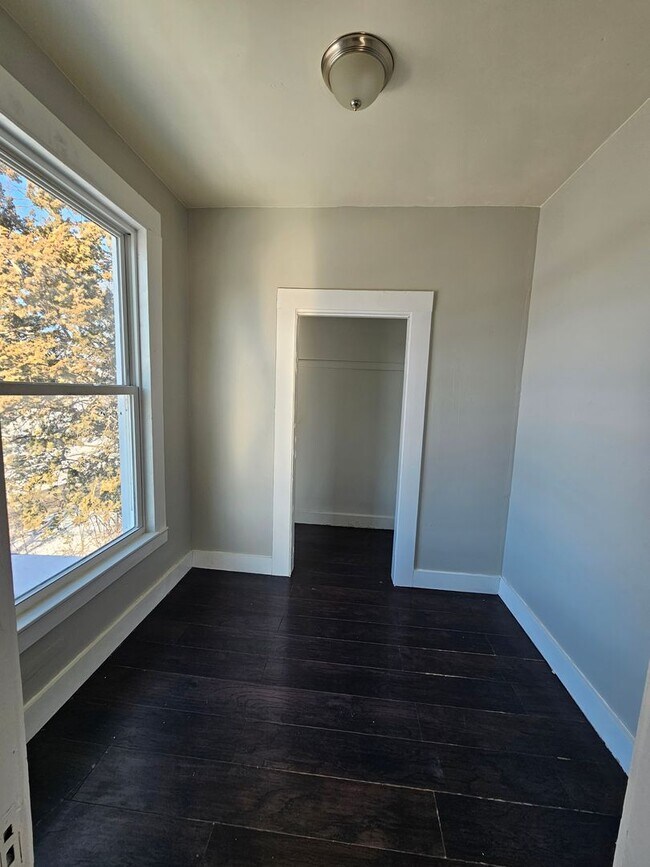 Building Photo - 2109 Roosevelt St