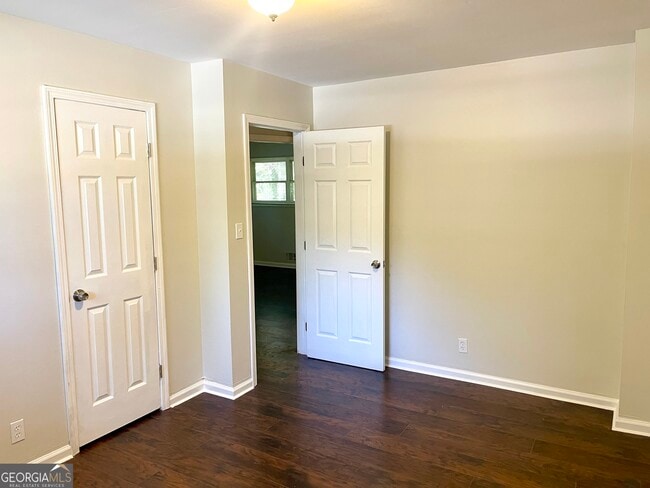 Building Photo - 5435 Winstead Ct SW