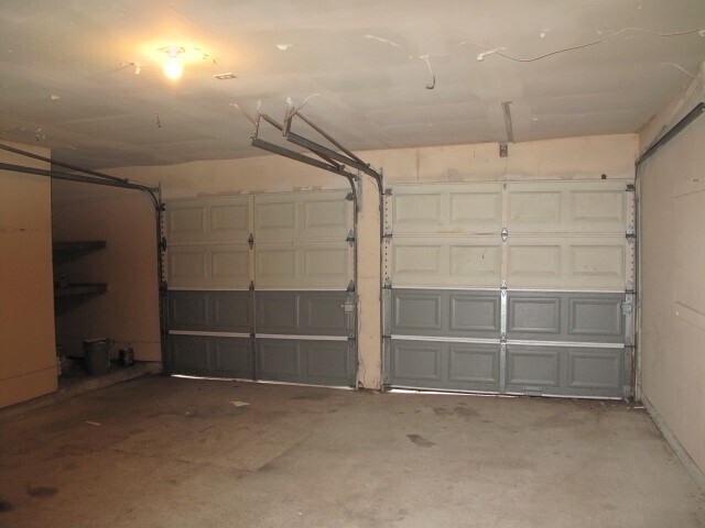 Building Photo - 5811 Crooked Post Rd