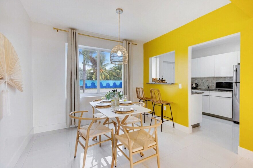 Building Photo - 809 S Ocean Dr