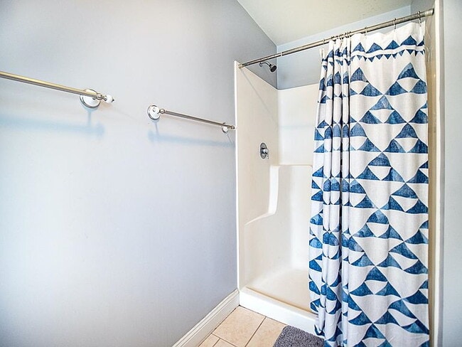 Building Photo - "Spacious 3-Bedroom Haven with 3 Full Baths in Charming Hinesburg!"