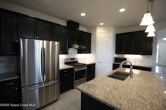 Building Photo - 3039 Burghley Park Way