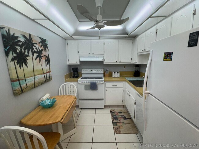 Building Photo - 3215 S Ocean Blvd