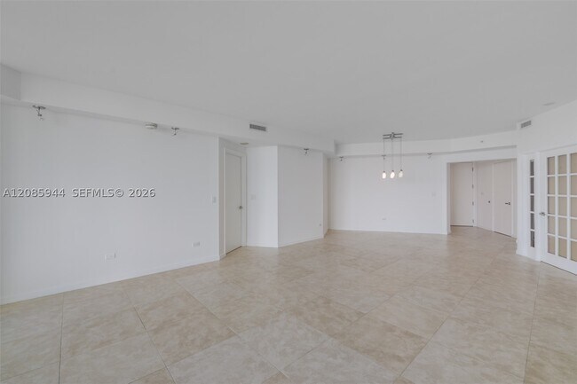Building Photo - 848 Brickell Key Dr