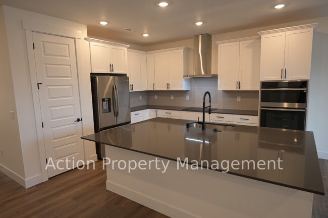 Building Photo - Beautiful New 3 Bed 2 Bath Home in Rolling Hills – Built in 2025