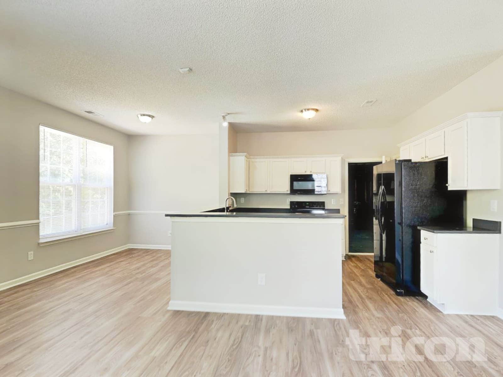 Building Photo - 5920 Shining Oak Ln