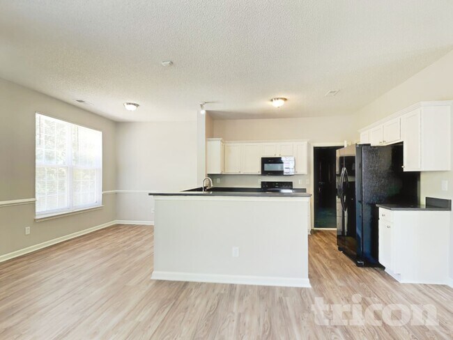 Building Photo - 5920 Shining Oak Ln