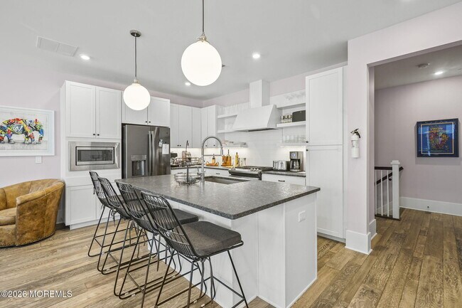 Building Photo - 300 Asbury Ave