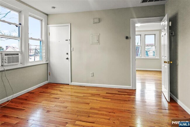 Building Photo - 117 Parkview Terrace