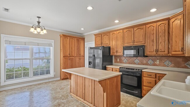 Building Photo - 141 Canterbury Dr