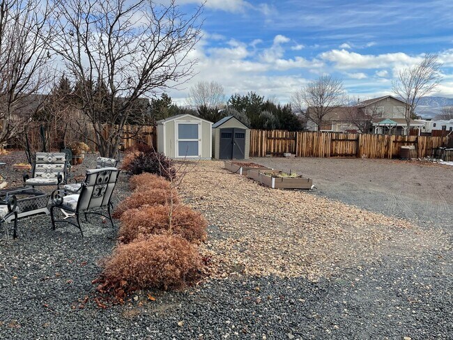 Building Photo - BIG LOT FOR ALL YOUR TOYS!