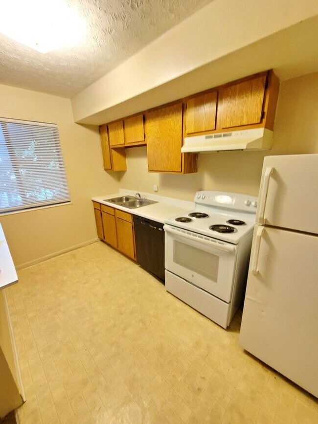 Building Photo - 417 Sherman St