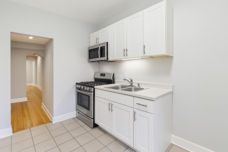 Building Photo - 8045 S Maryland Ave