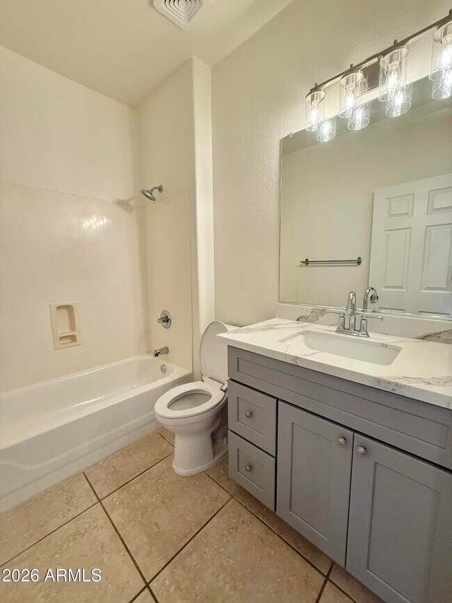 Building Photo - 6558 W Townley Ave