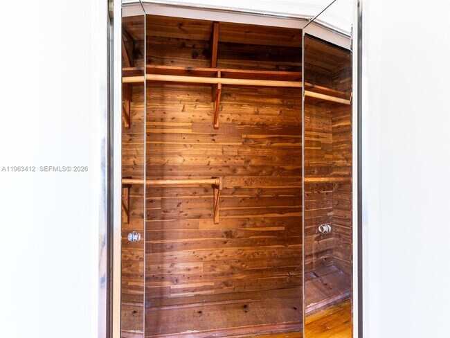 Building Photo - 630 SW 25th Rd