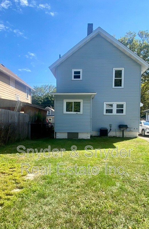Building Photo - 1062 Pitkin Ave