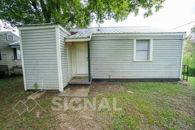Building Photo - 3909 39th Ct N