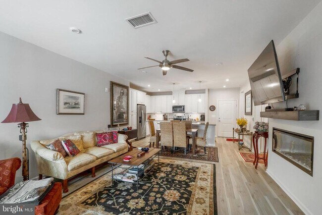 Building Photo - 13210 Petrel St