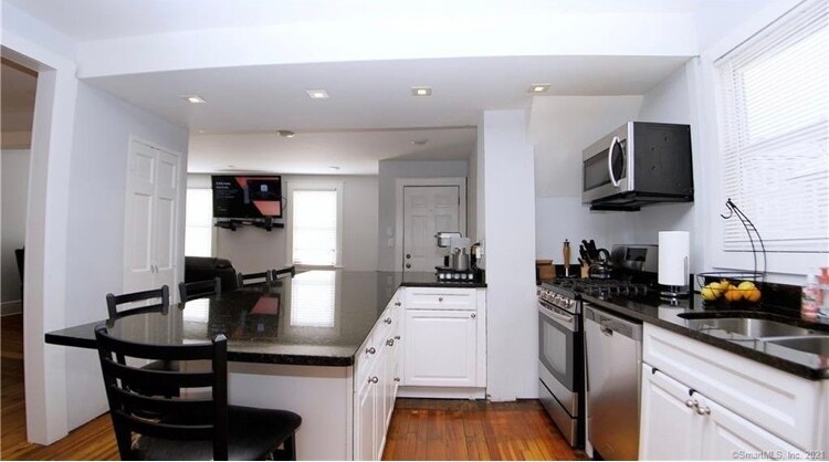 Building Photo - 740 Quinnipiac Ave
