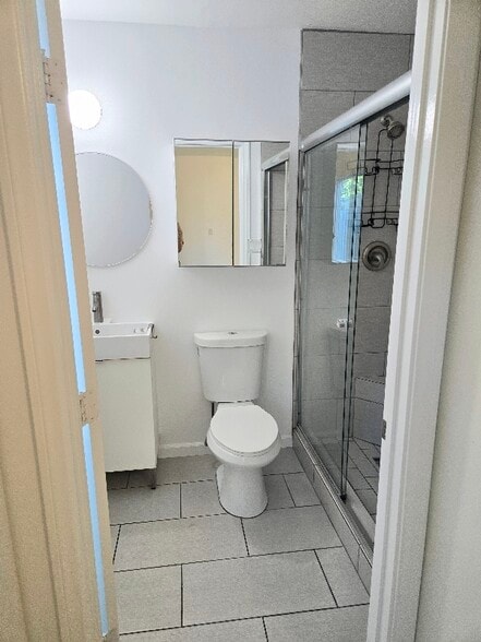 Building Photo - 3121 Larga Ave