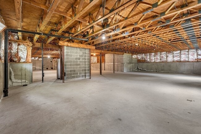 Building Photo - 10 Sumac Cir