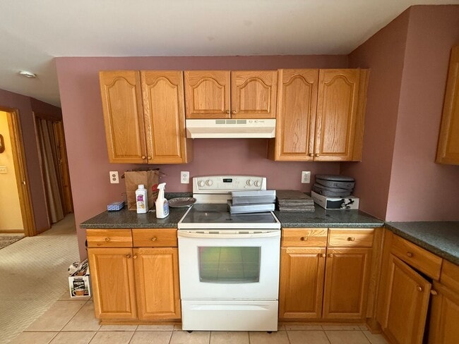 Building Photo - Spacious 5 Bedroom Home in Andover | Finished Walkout | 3-Car Garage