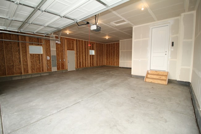 Building Photo - 7170 Bigtooth Maple Dr