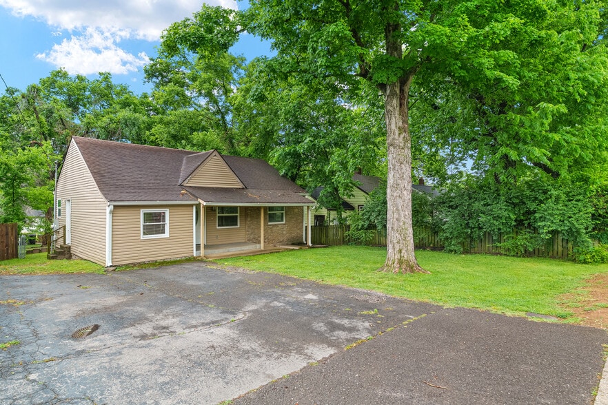 Building Photo - 1425 Stainback Ave