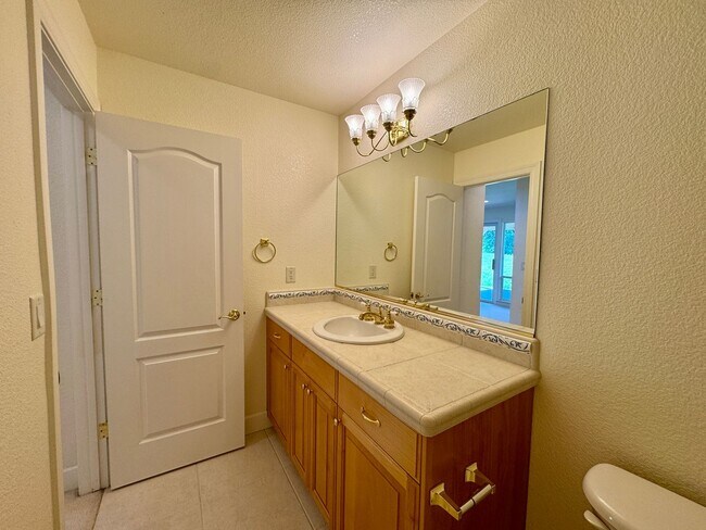 Building Photo - 6255 Peacock Way
